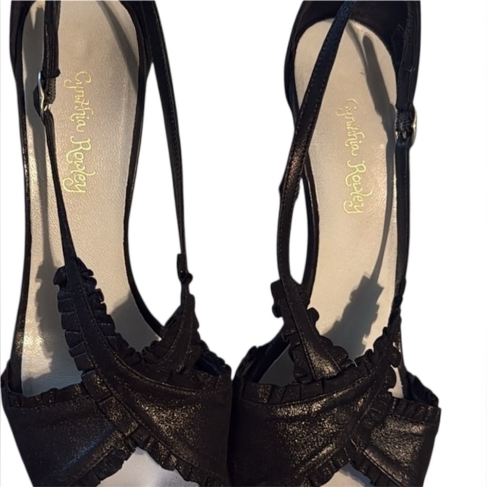 Cynthia Rowley black heels with a ruffled design RARE VINTAGE $350 Msrp - Picture 9 of 9